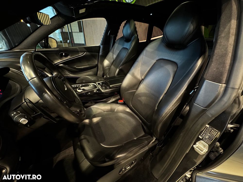 Aston Martin DBX - 16