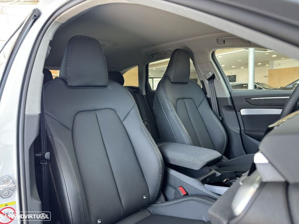 Audi A6 Avant 40 TDI S line S tronic - 12