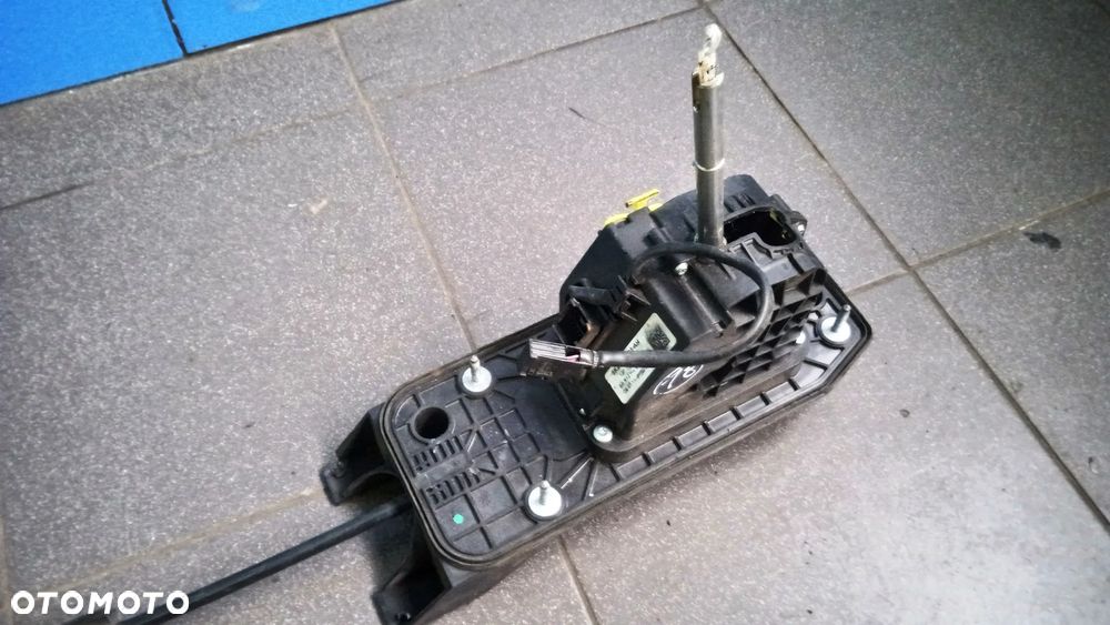 Wybierak lewarek Audi A3 8P Lift Automat - 2