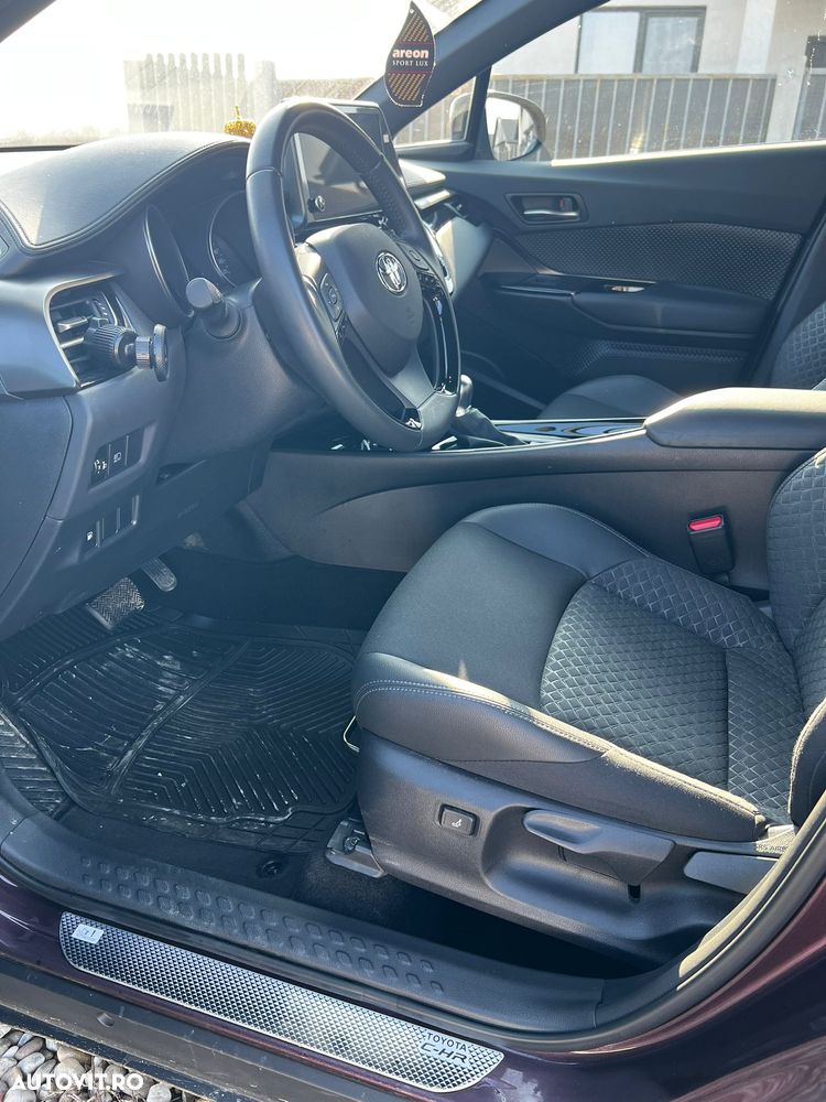 Toyota C-HR 1.8 HSD 122 CP 4x2 CVT Cult - 13