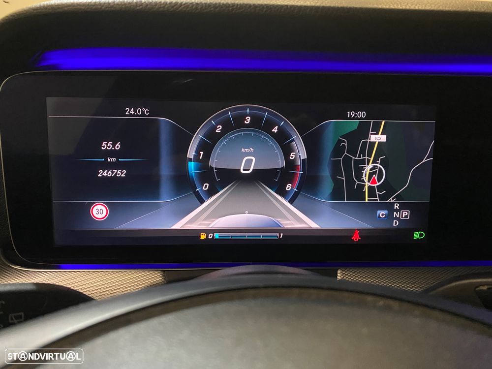 Mercedes-Benz E 220 d Exclusive Line - 16