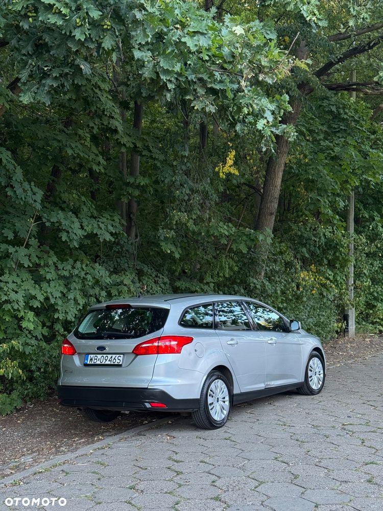 Ford Focus 1.5 TDCi SYNC Edition - 17