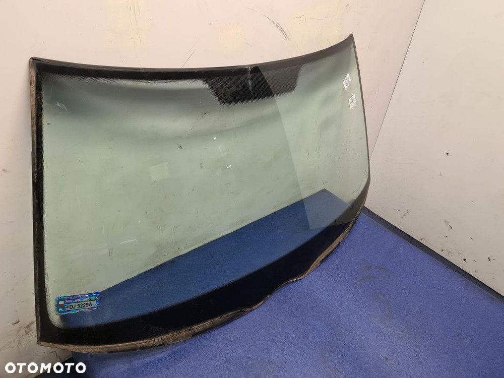 MERCEDES W210 SZYBA CZOŁOWA PRZEDNIA - 2