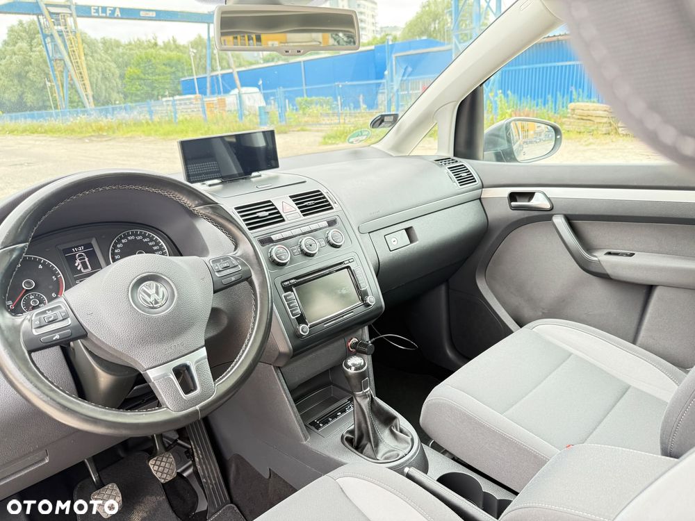 Volkswagen Touran 2.0 TDI DPF STYLE - 26