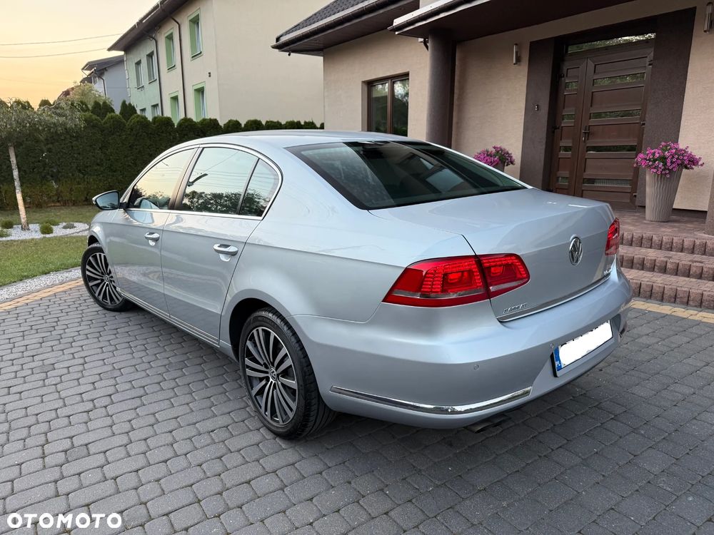 Volkswagen Passat 2.0 TDI Comfortline - 14