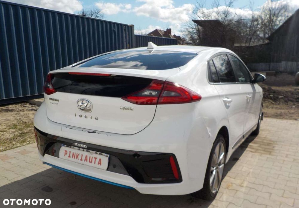 Hyundai IONIQ - 16