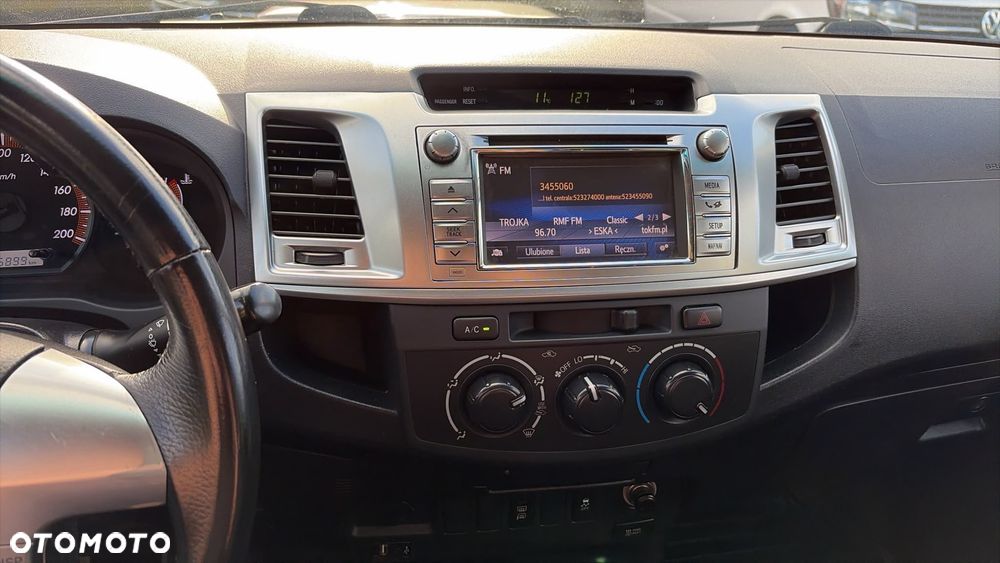 Toyota Hilux 4x4 Double Cab Life - 16