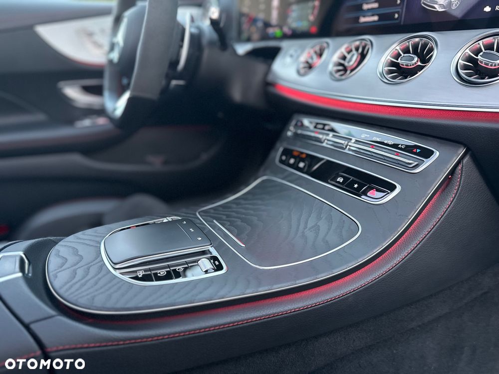 Mercedes-Benz Klasa E AMG 53 4Matic AMG Speedshift 9G-TRONIC - 25