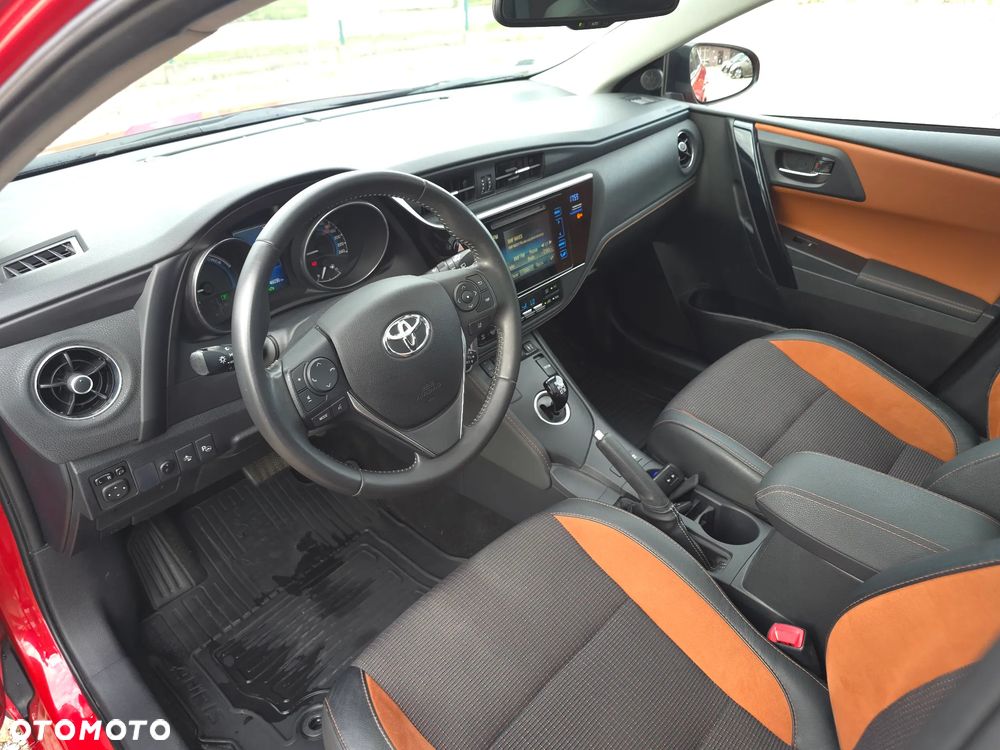 Toyota Auris Hybrid 135 Prestige - 22