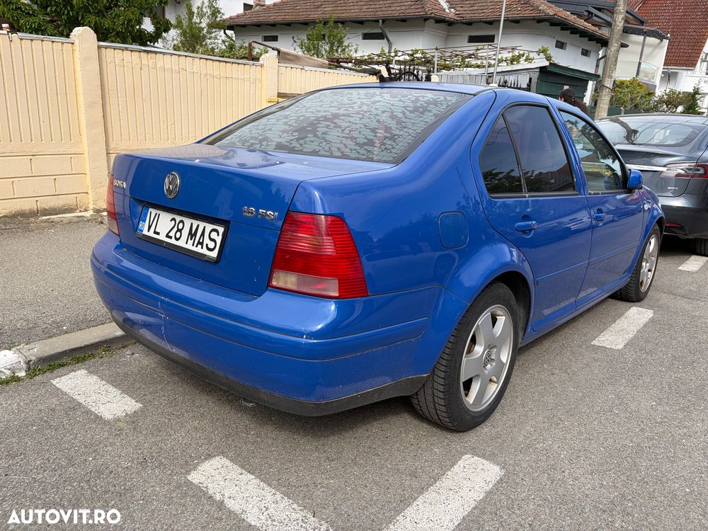 Volkswagen Bora 1.6 FSI Highline - 3