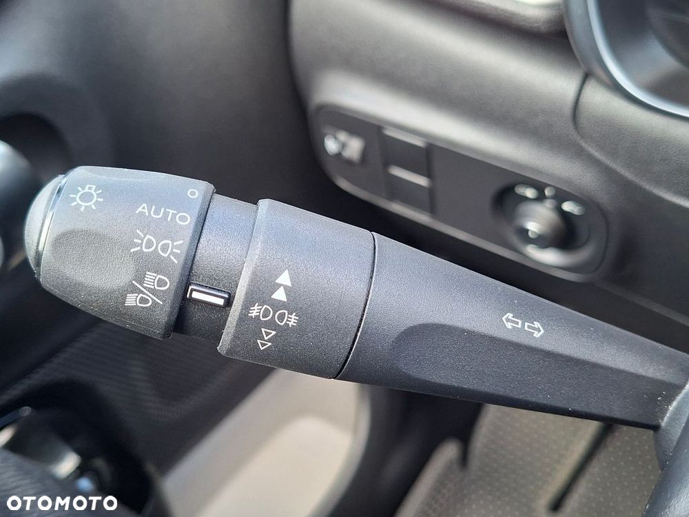 Citroën C3 1.2 PureTech Shine - 24
