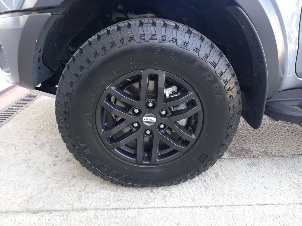 Ford Raptor - 19