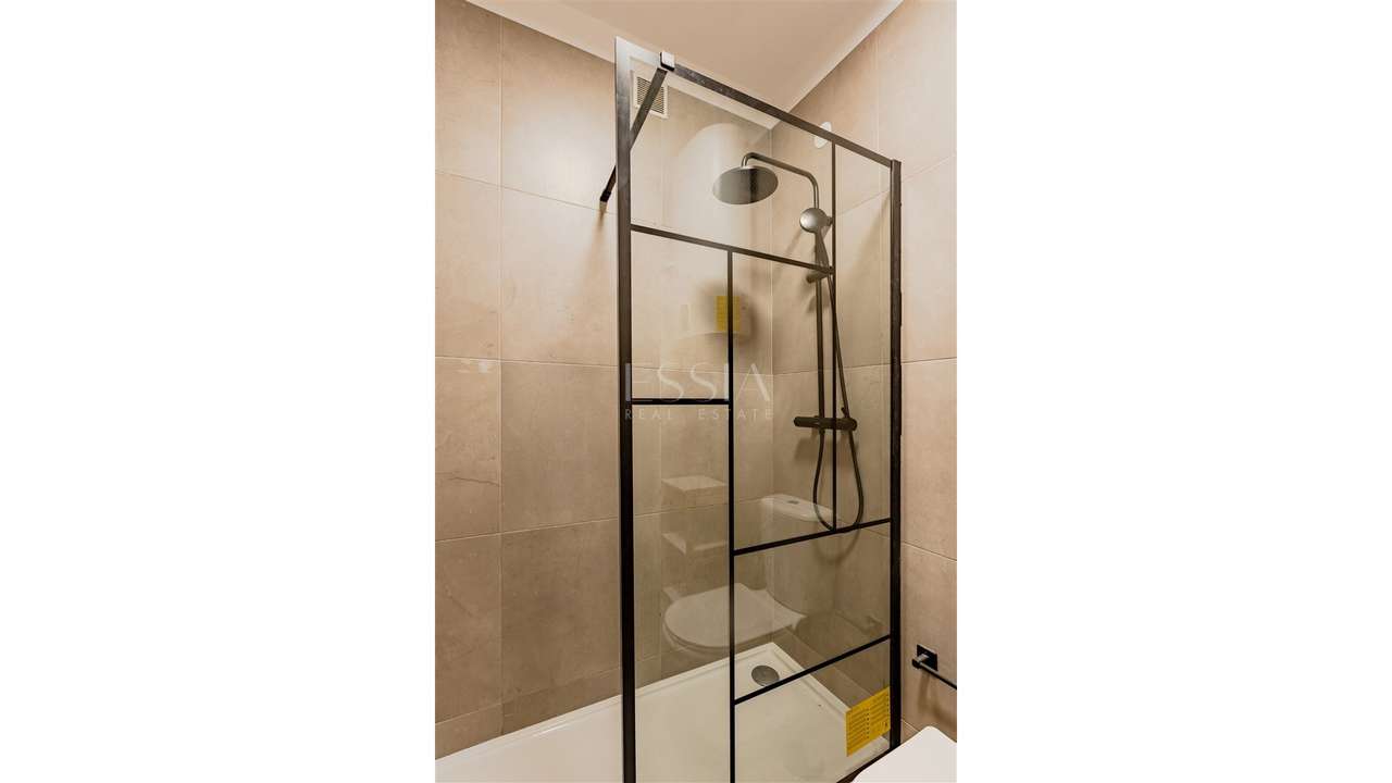 Apartamento T1 com Varanda junto à Praça Velasquez - Grande imagem: 5/24