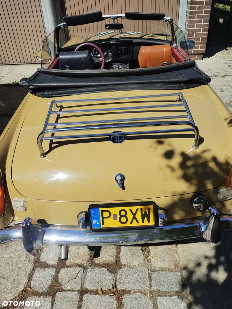 MG MGB - 8