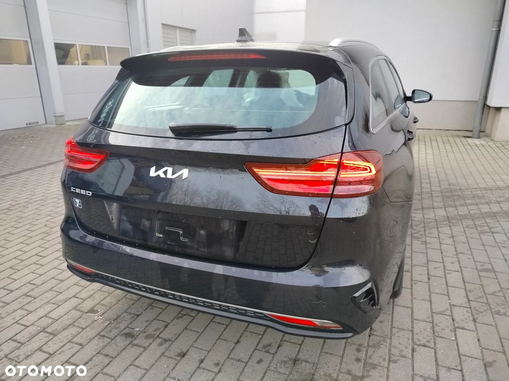 Kia Ceed 1.5 T-GDI M - 8