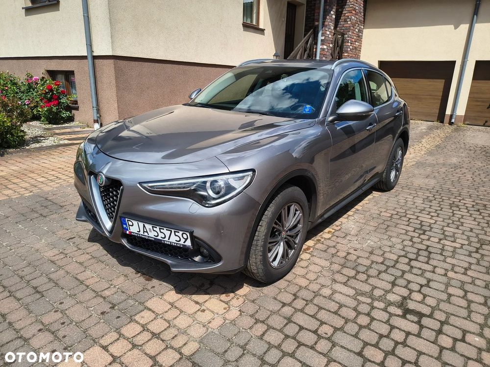 Alfa Romeo Stelvio - 1