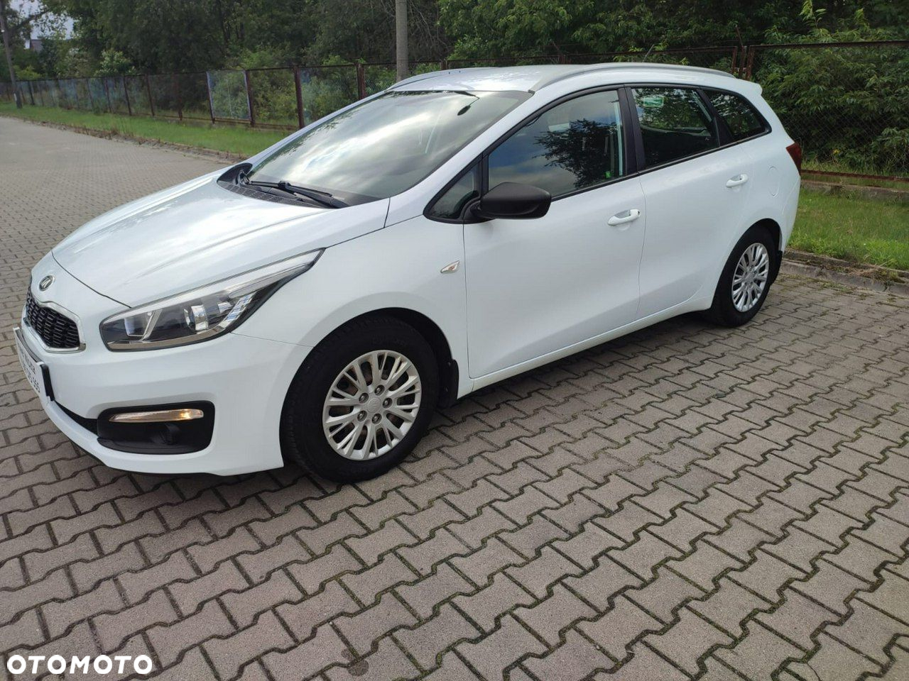 Kia Ceed - 4