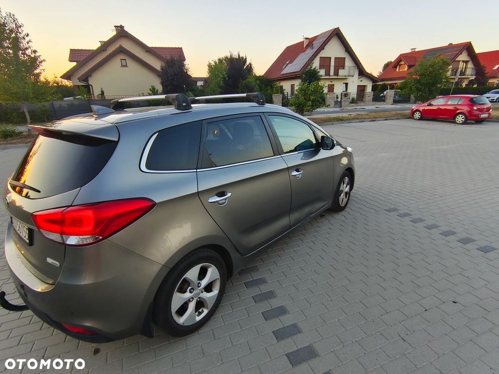 Kia Carens 1.7 CRDi L DCT - 13