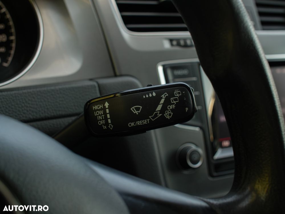 Volkswagen Golf 1.6 TDI DPF DSG BlueMotion Technology Comfortline - 20