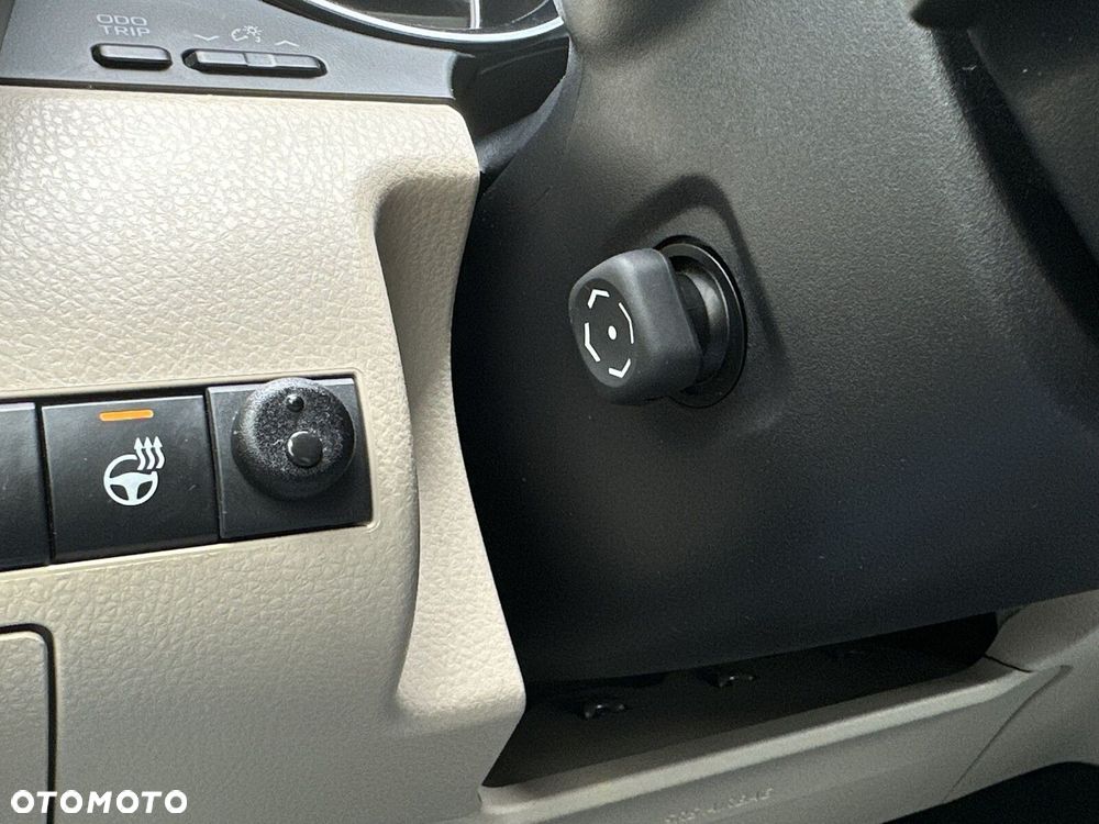 Toyota Camry - 13