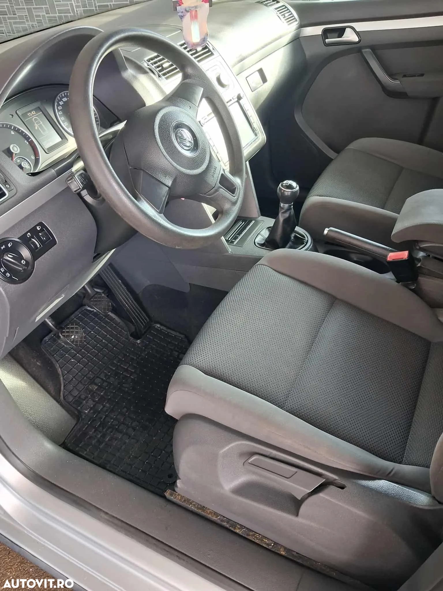 Volkswagen Touran 1.6 TDI BlueMotion Technology Comfortline - 11