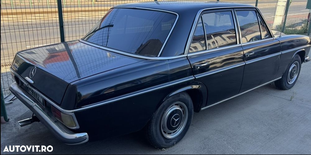 Mercedes-Benz W114 - 5