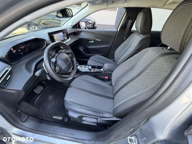 Peugeot 208 - 5