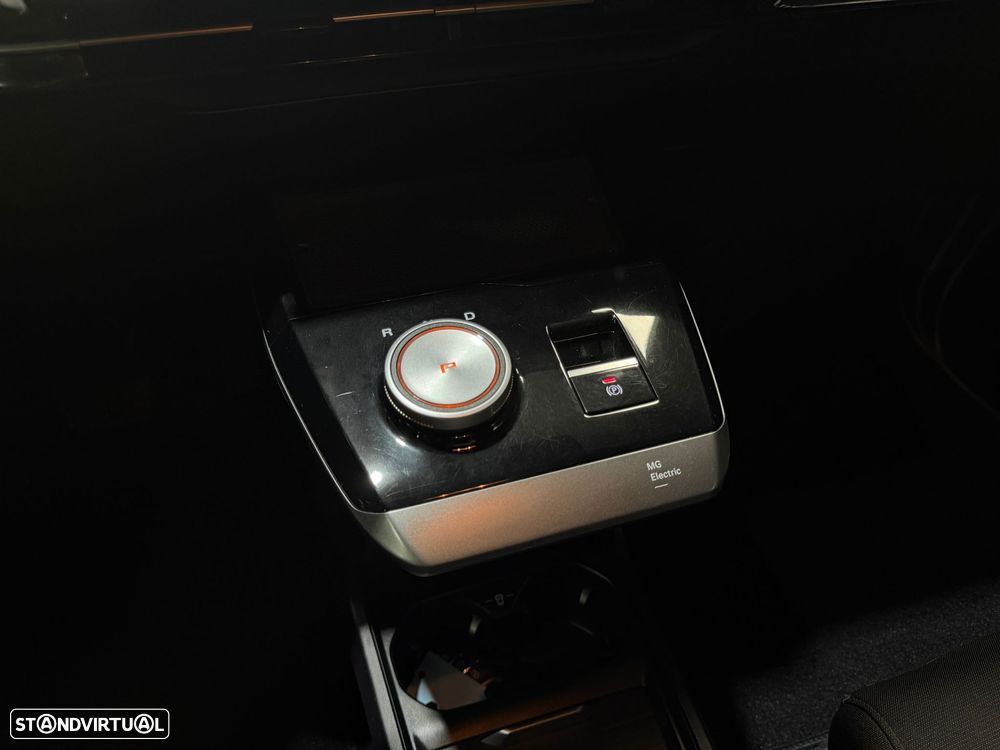 MG MG4 64 kWh Luxury - 36