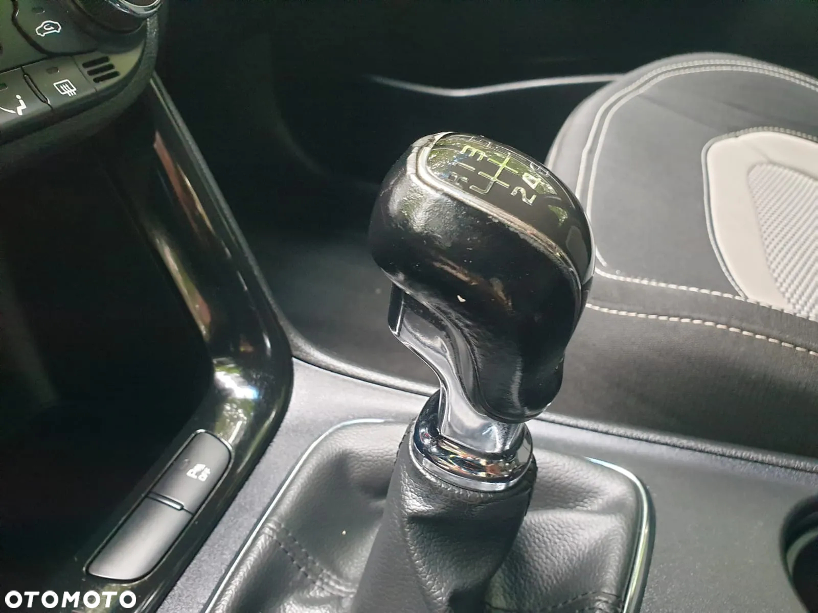 Kia Ceed 1.6 GDI SW Dream Team Edition - 14