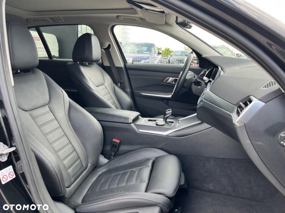 BMW Seria 3 - 36