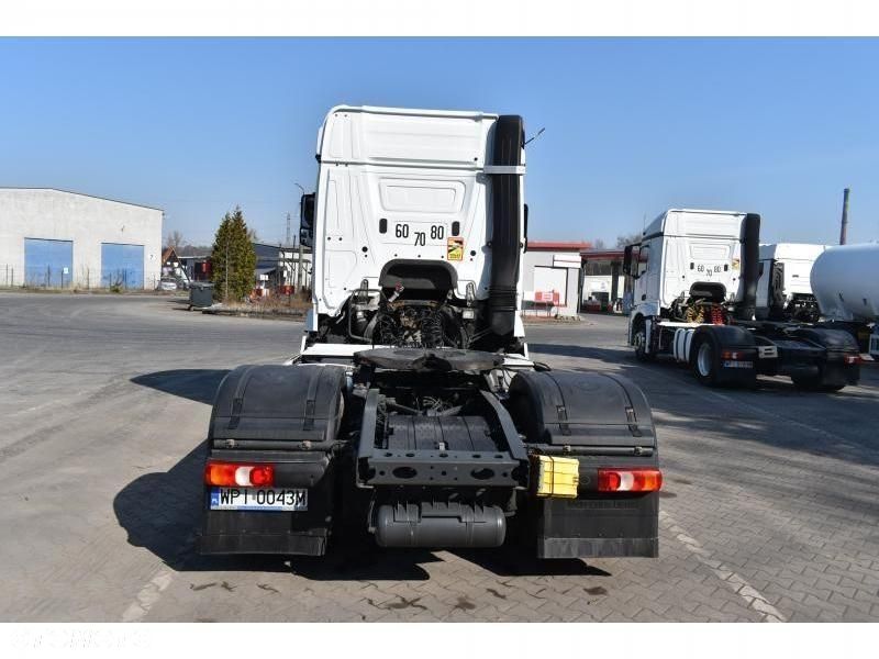 Mercedes-Benz Actros - 4