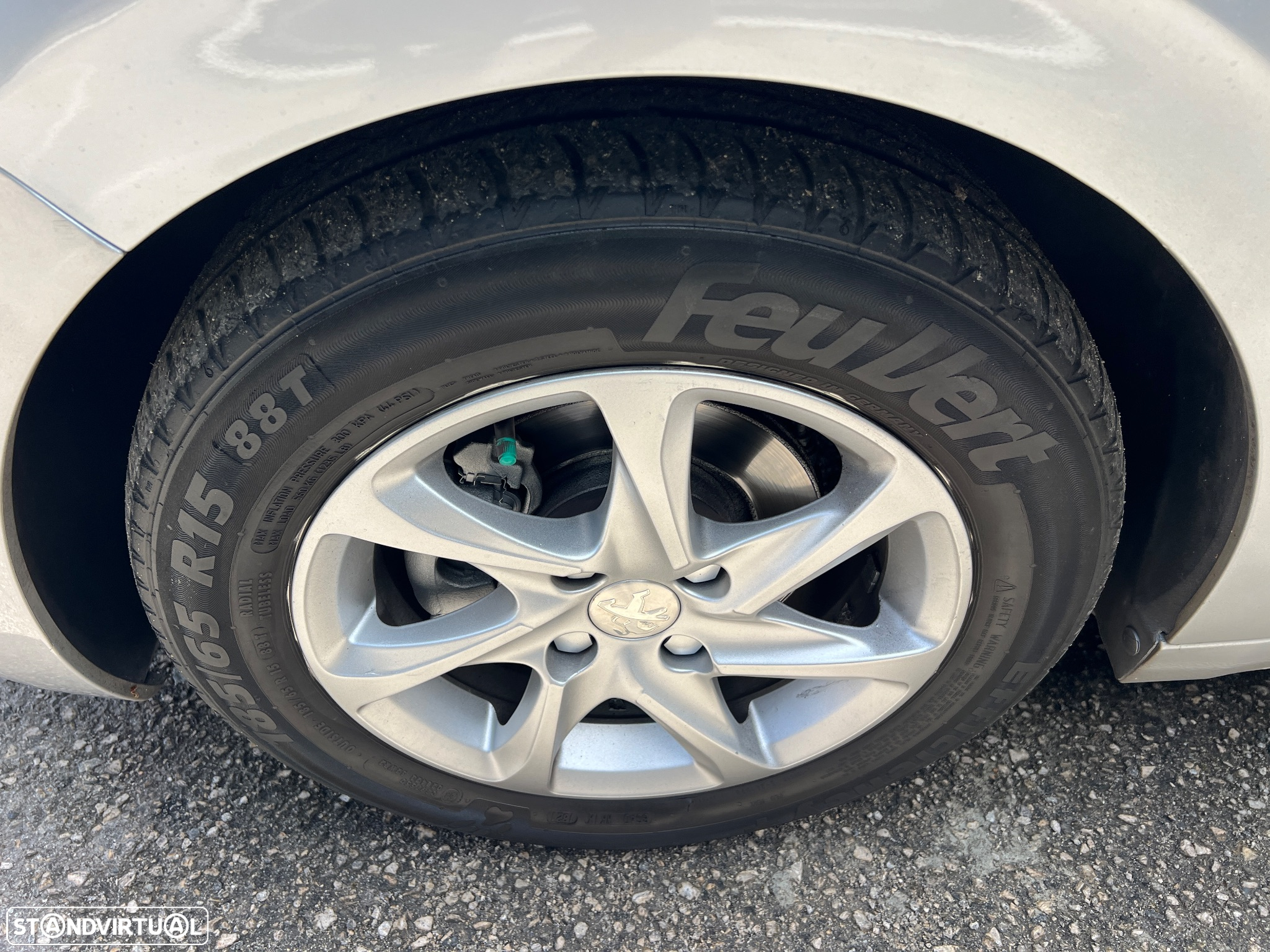 Peugeot 208 1.2 PureTech Allure - 18