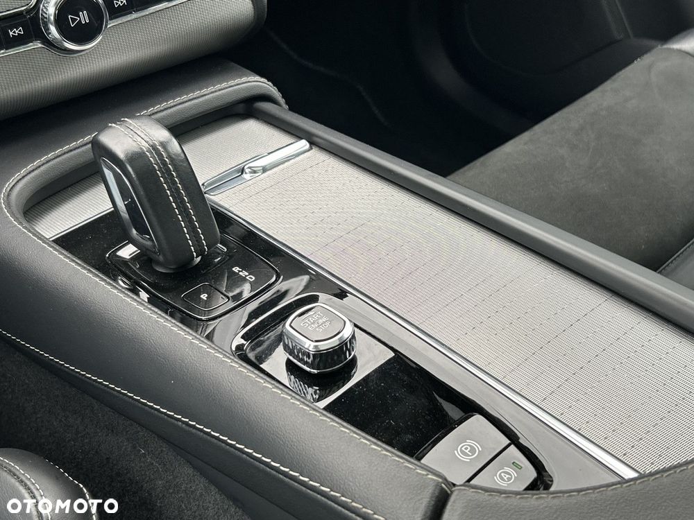 Volvo XC 90 - 21