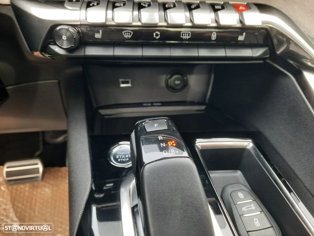 Peugeot 3008 1.6 Hybrid4 GT Pack e-EAT8 - 49