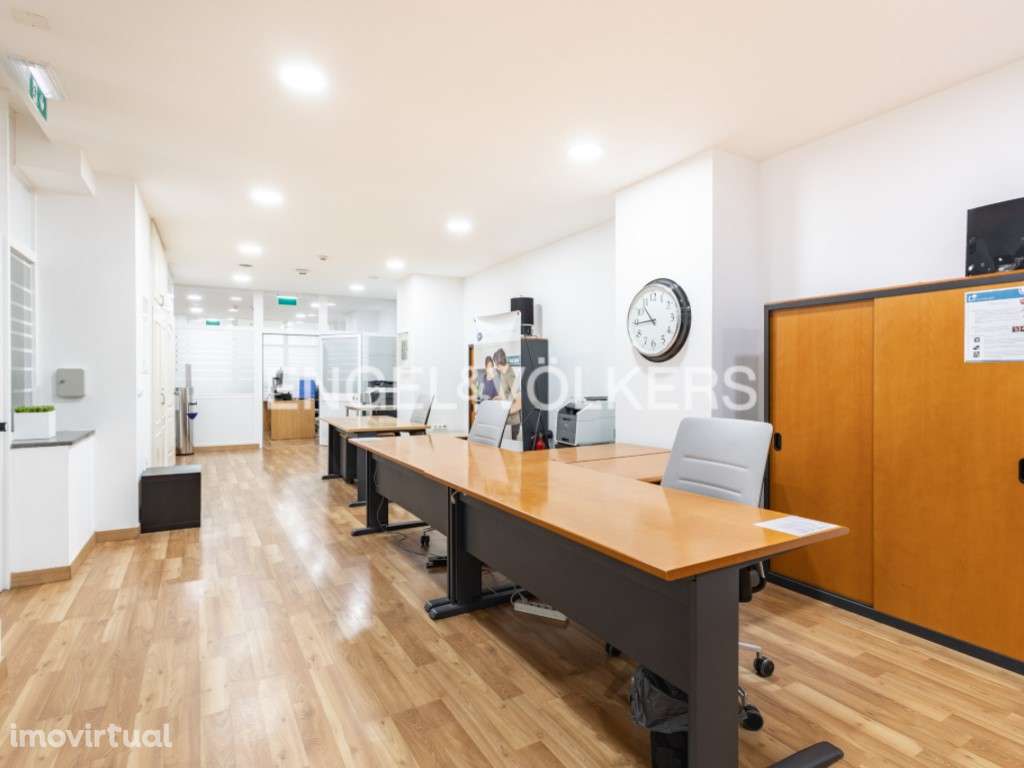 Escritorio para arrendar no Bairro de Santa Cruz de Benfica! - Grande imagem: 4/27
