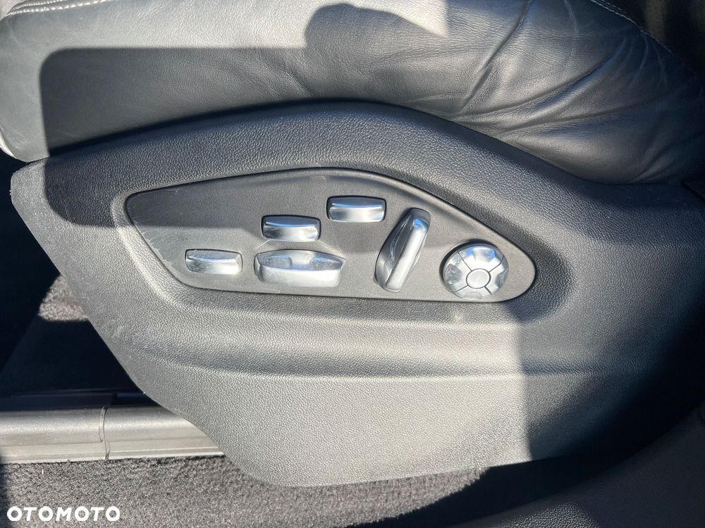 Porsche Cayenne E-Hybrid Tiptronic S Platinum Edition - 33