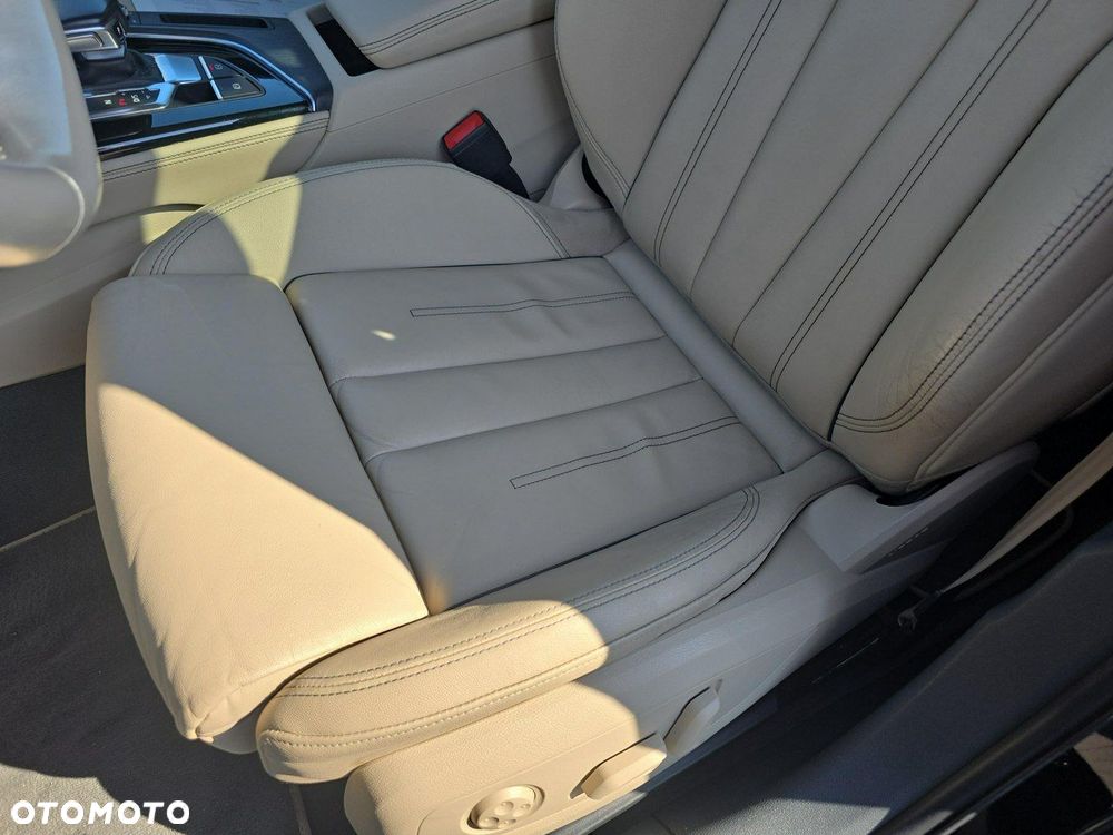 Audi A4 Limousine - 12