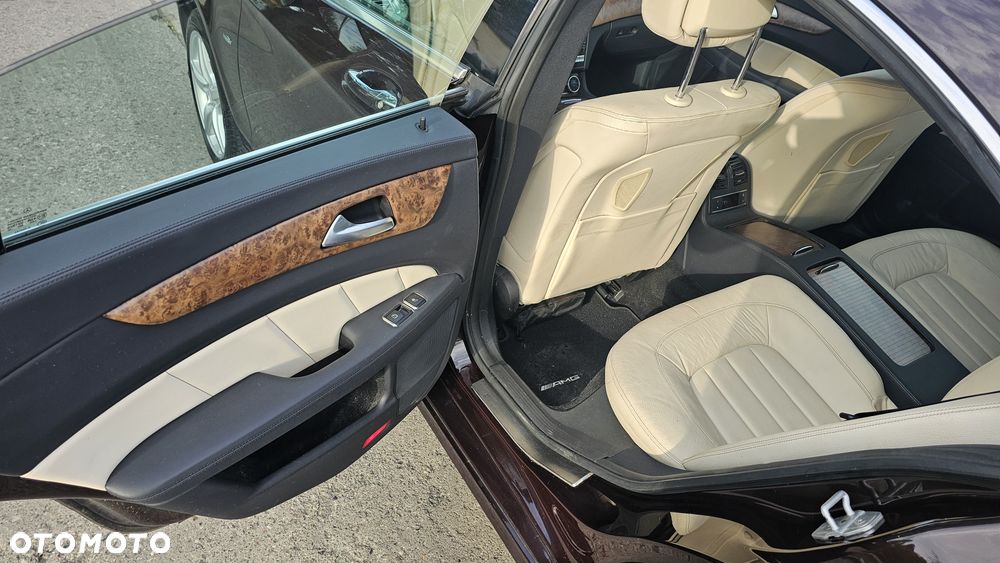 Mercedes-Benz CLS 350 BlueEff - 12