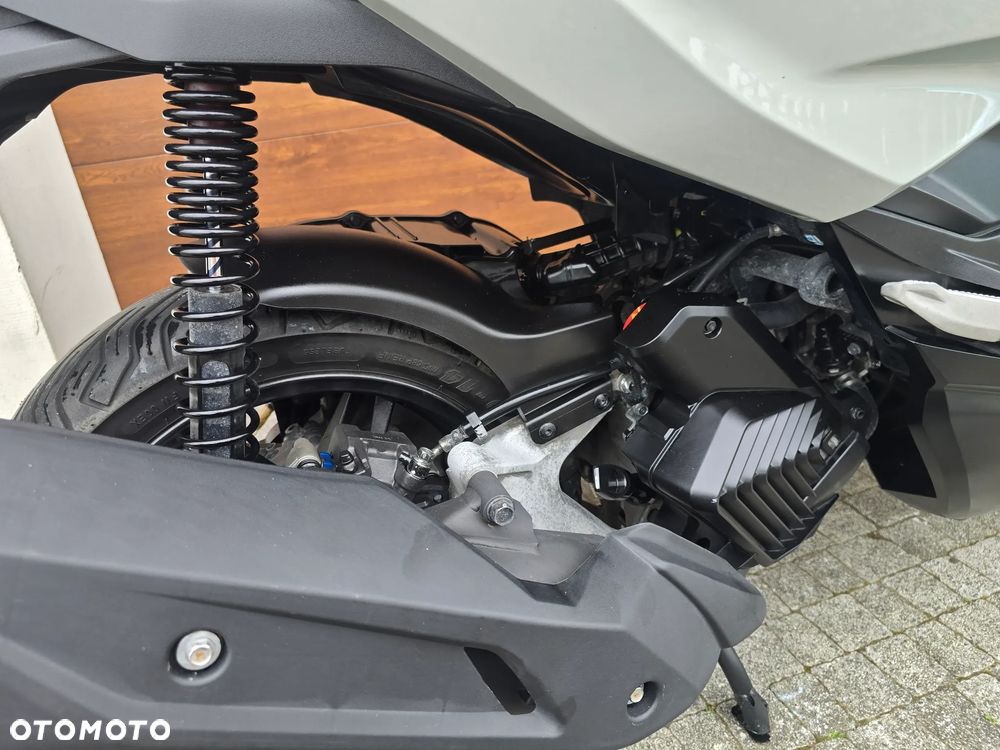 Honda NSS - 33