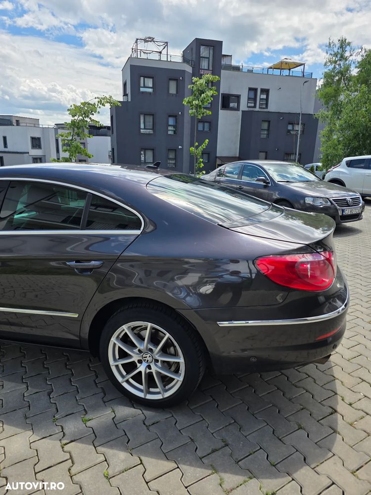 Volkswagen Passat 2.0TDI Highline DPF DSG - 4