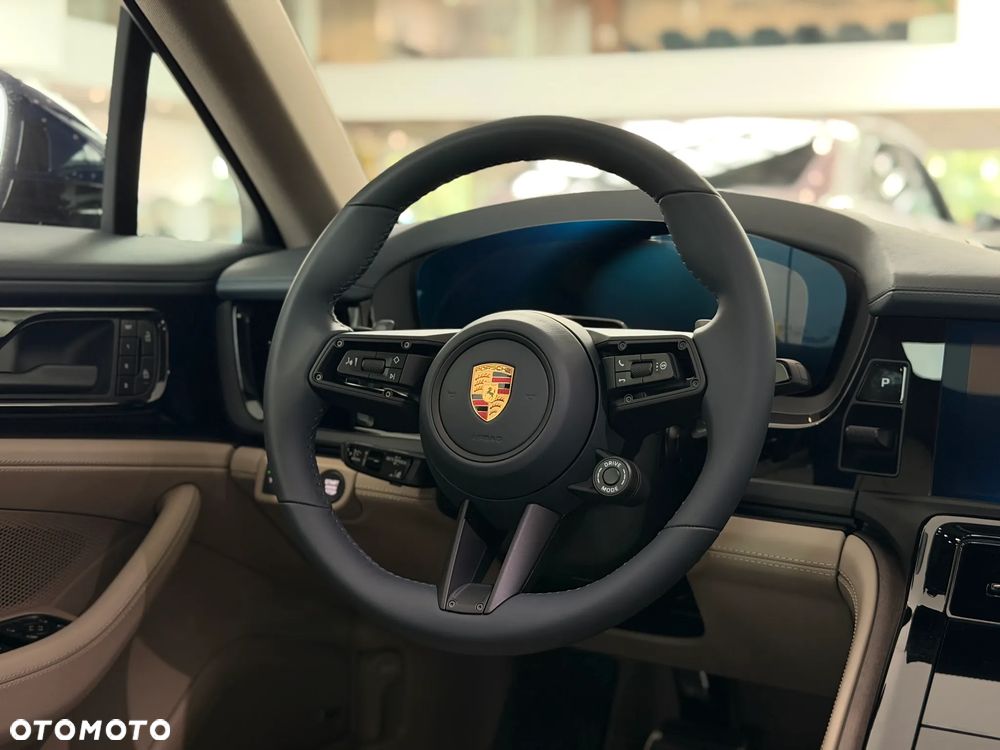 Porsche Panamera 4 - 25