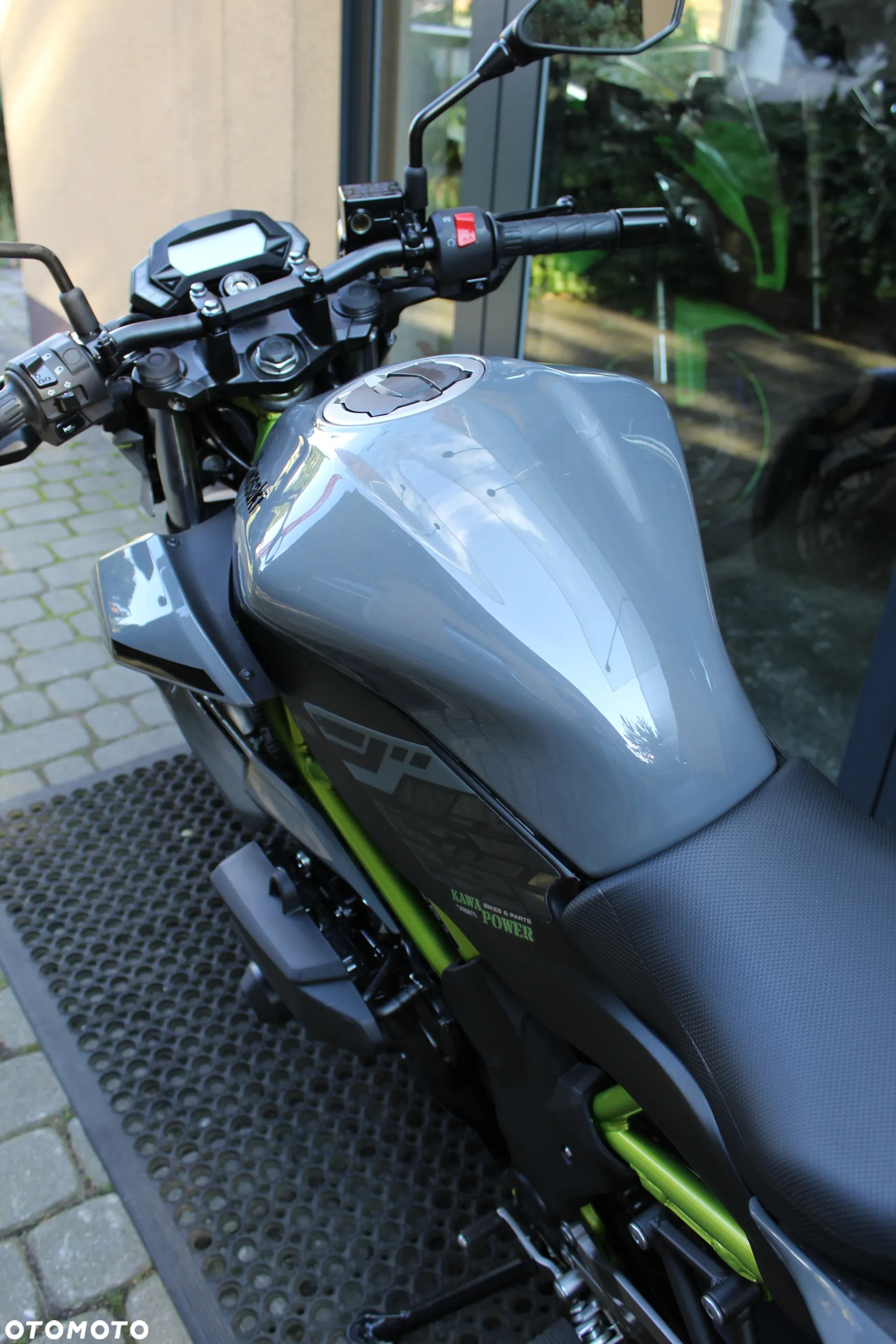 Kawasaki Z - 8