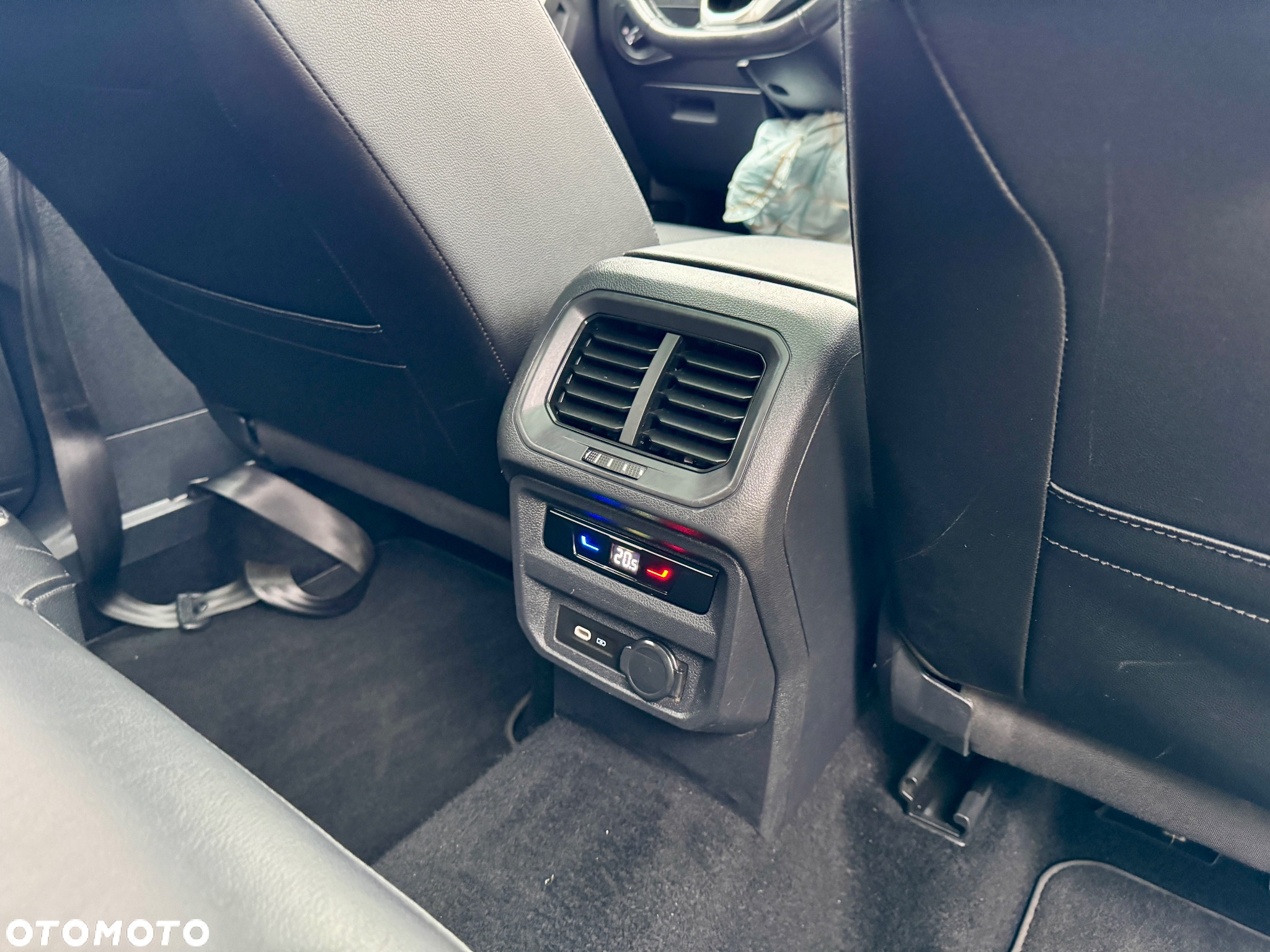 Volkswagen Tiguan 2.0 TDI SCR DSG Elegance - 25