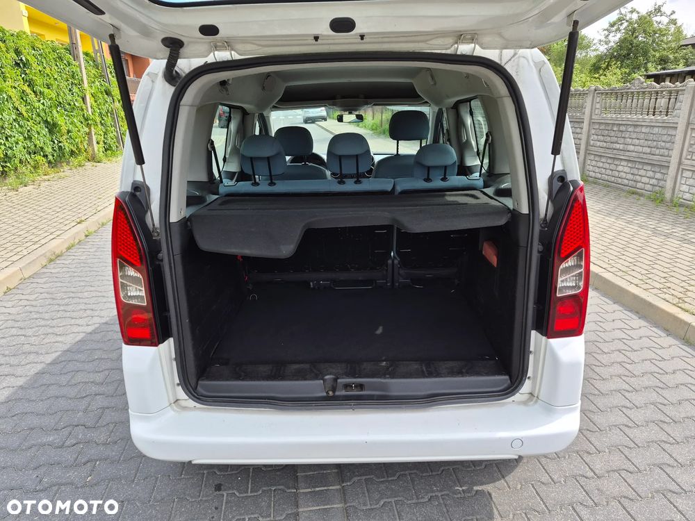 Volkswagen Touran 1.6 TDI DPF BlueMot Comfortline - 14