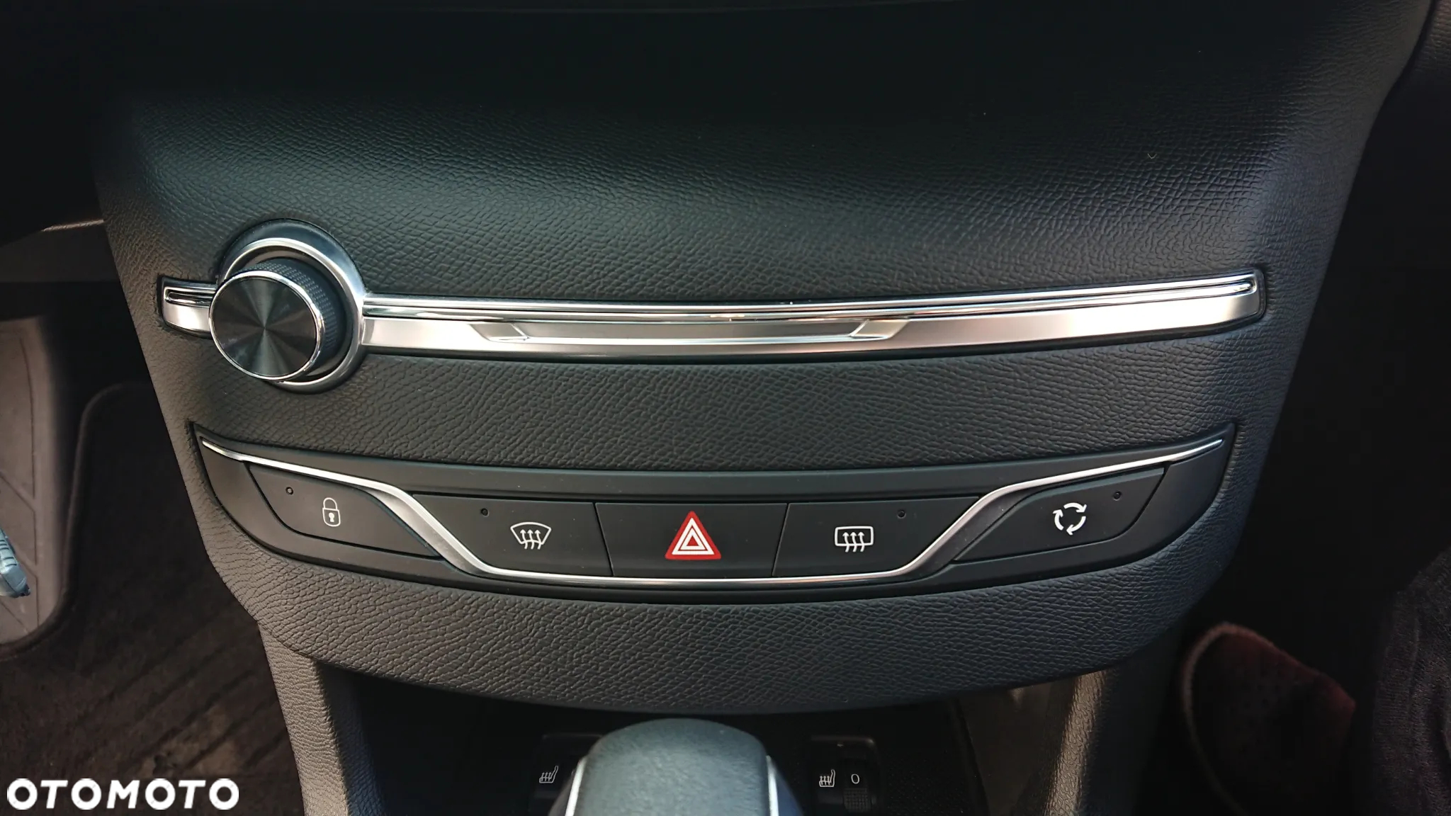 Peugeot 308 1.2 PureTech Active S&S EAT6 - 10
