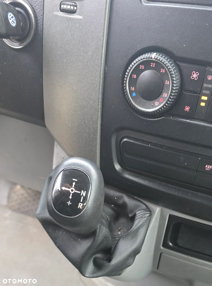 Volkswagen Crafter 35 2.5TDI automat - 23