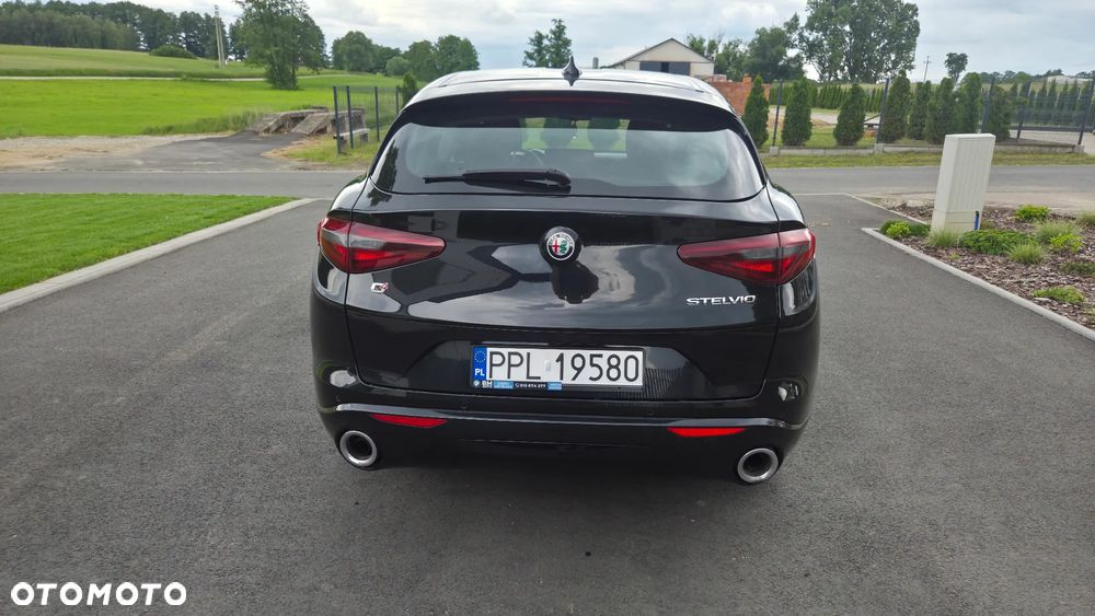 Alfa Romeo Stelvio 2.0 Turbo Q4 - 11