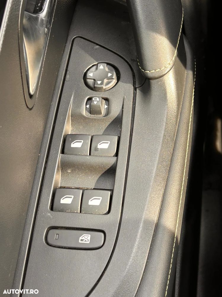 Peugeot 2008 1.2L PureTech 130 S&S EAT8 GT - 12