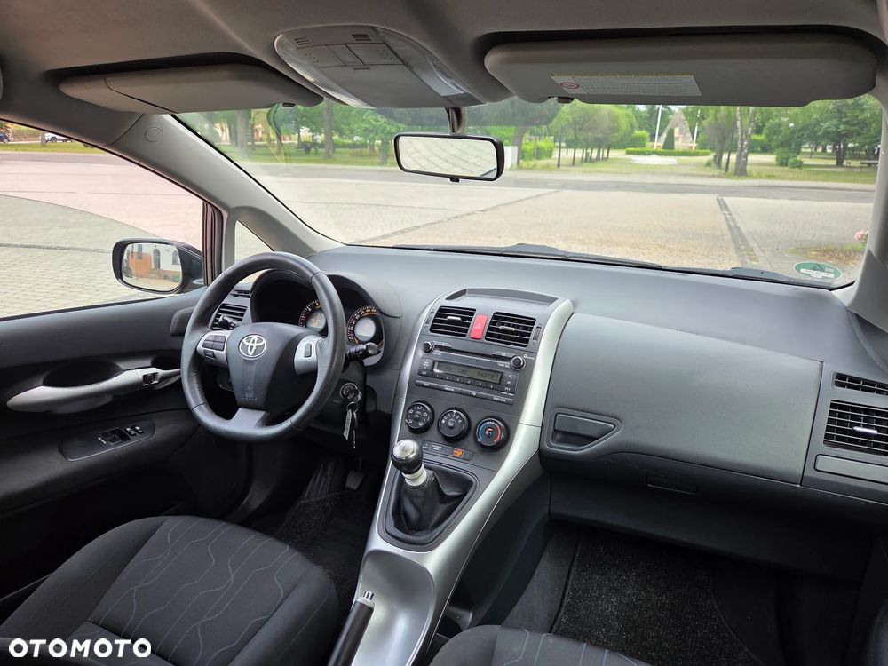 Toyota Auris - 15