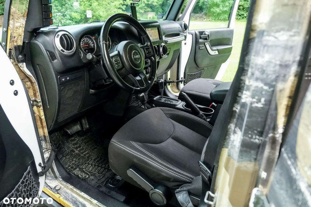 Jeep Wrangler 2.8 CRD Unlim Rubicon - 18